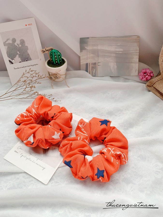 cột tóc Scrunchies họa tiết- m2